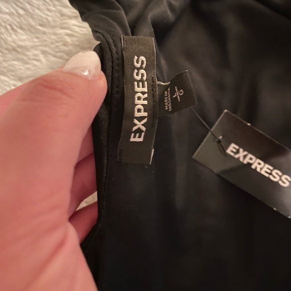 NEW Express Silky Twist Front Bodysuit - Picture 7 of 7